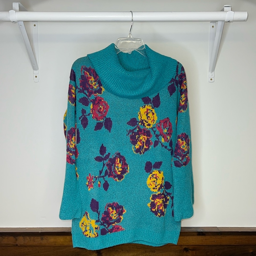 NWOT The Pioneer Woman Floral Bell Sleeve Sweater- S